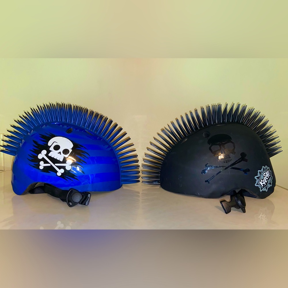 2 SKULL MOHAWK helmets blue/black size M/S for kids